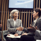 Porquê que um profissional deve participar em eventos de networking da sua indústria?