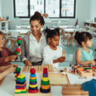 Conciliando Trabalho e Cuidado Infantil: Opções para Pais e Apoio das Empresas